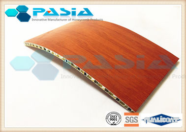 China Los paneles de techo de aluminio del panal de la chapa de madera para la prueba del tiempo del sitio limpio proveedor